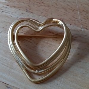 Vintage goldtone ribbon string heart brooch/pin